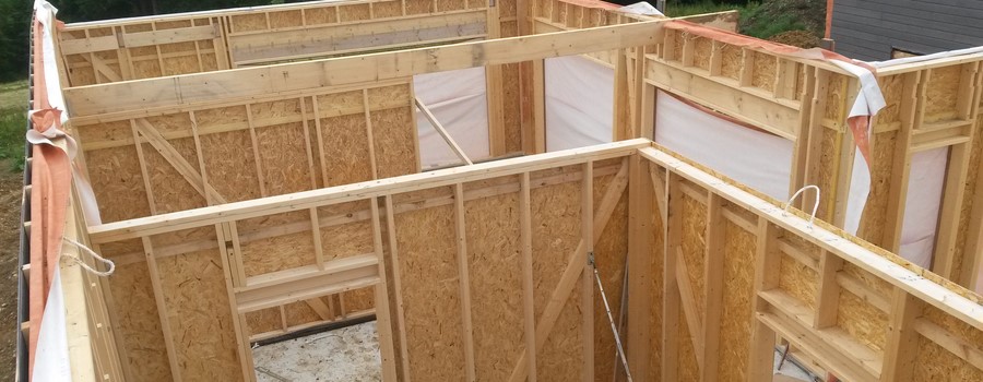 CLOISONS INTERIEURES OSSATURE BOIS.jpg